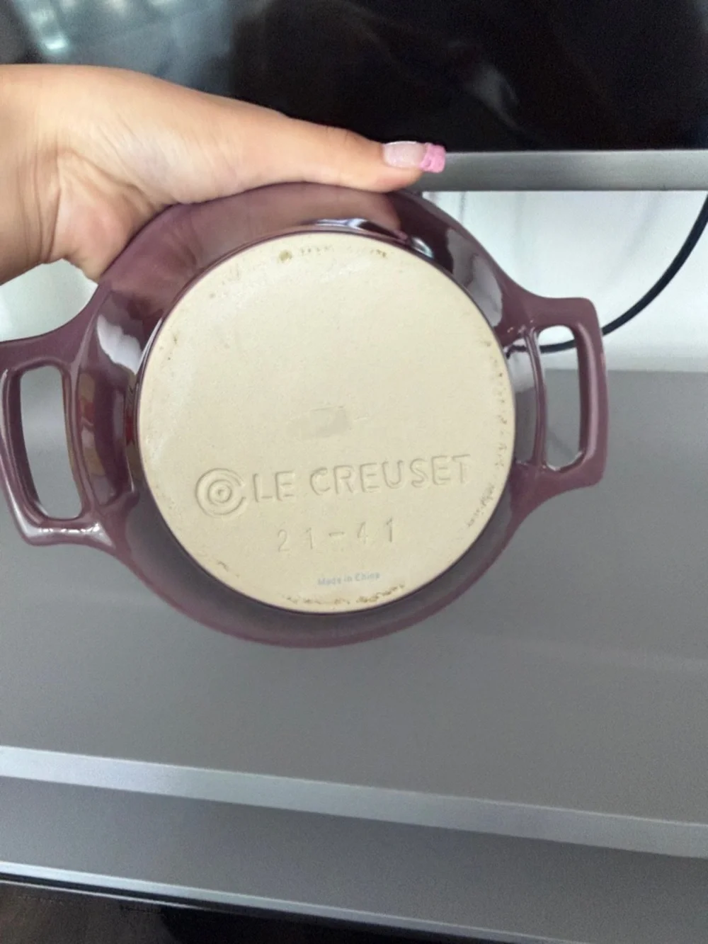 Le Creuset Cassoulet Serving Bowl in FIG - Picture 2 of 6